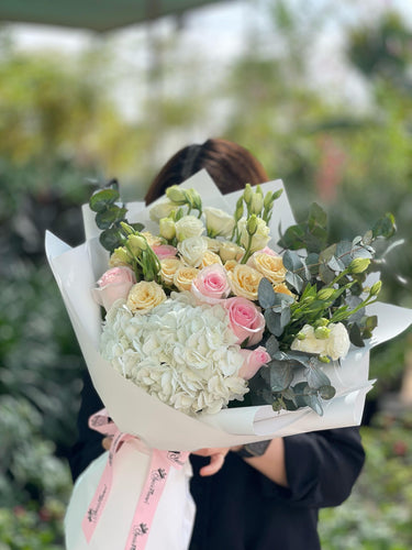 Elegant Mixed Floral Bouquet